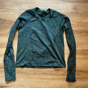 Lululemon running top